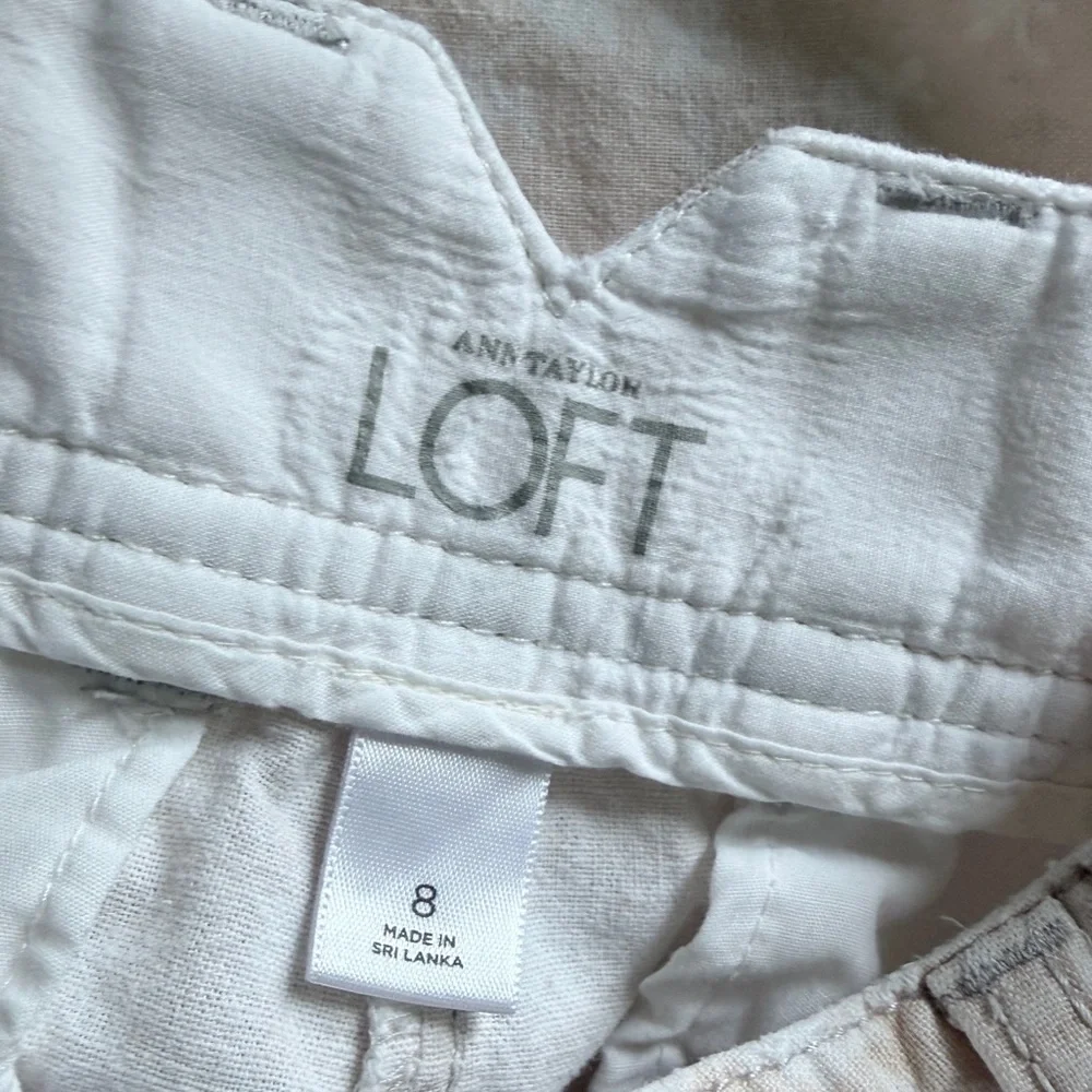 LOFT Womens cotton chino shorts Tonal Floral beige Neutral print size 8 medium - Picture 3 of 4